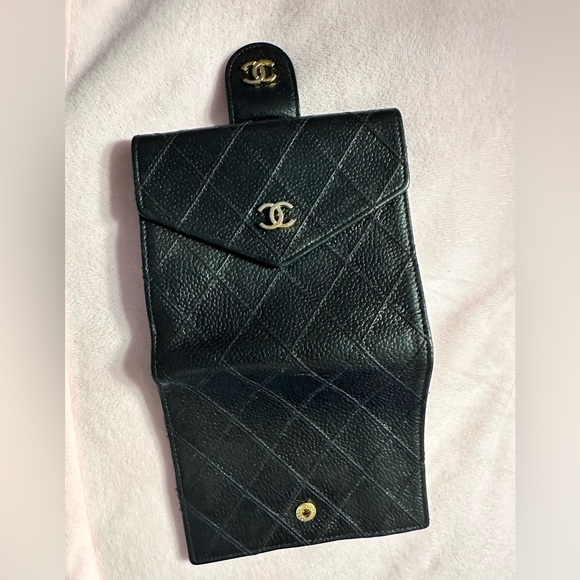 CHANEL - Vintage Noir/Black Caviar Leather Wallet - Picture 12 of 16